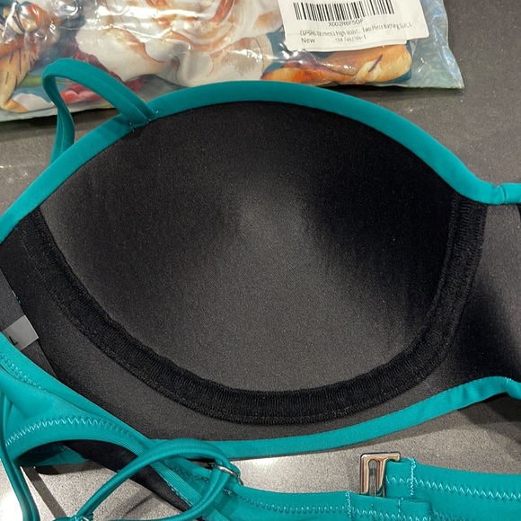 NWT CUPSHE 2-Piece Swimsuit. Size L. - Picture 9 of 9